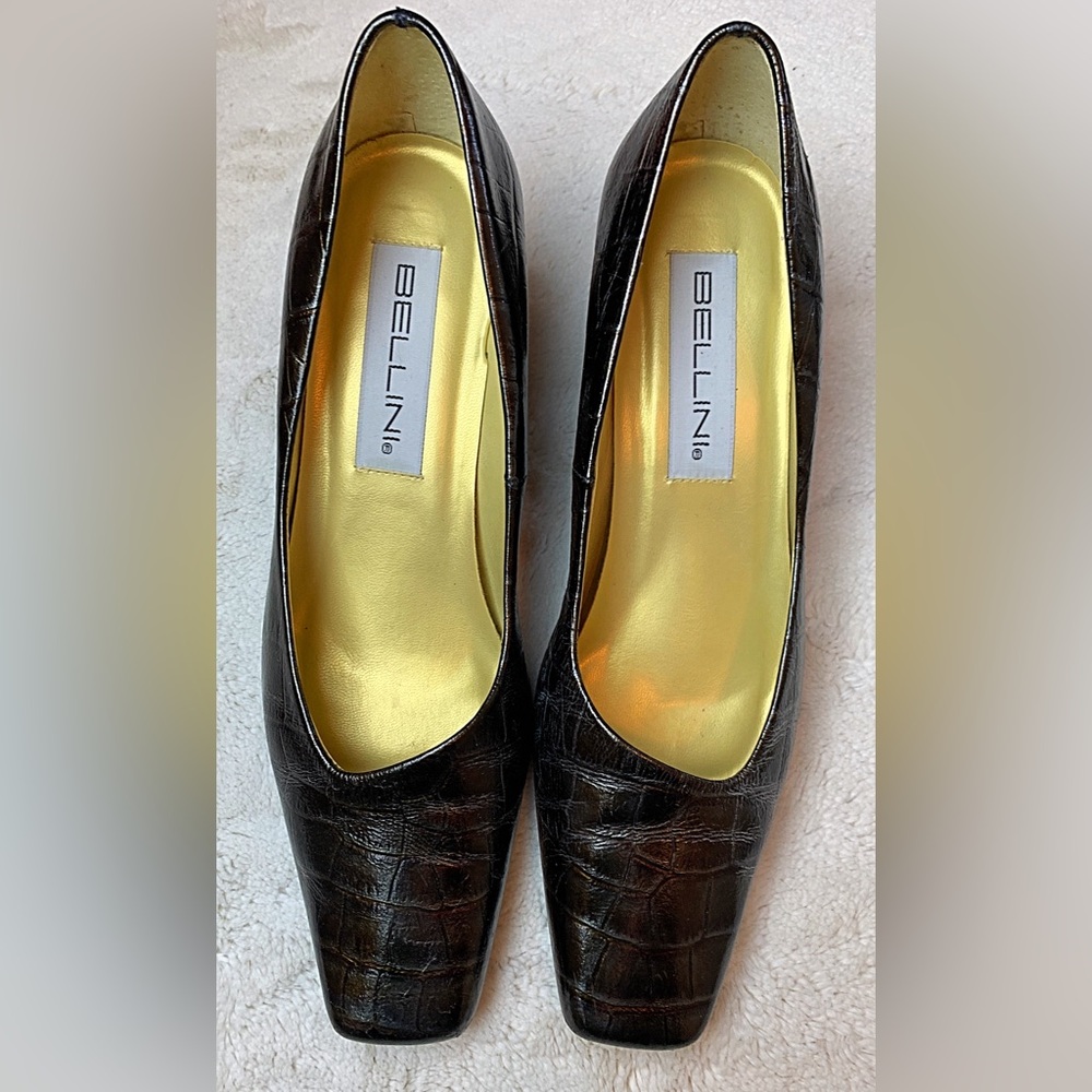 Vintage Brown alligator print leather pumps by Bellini.